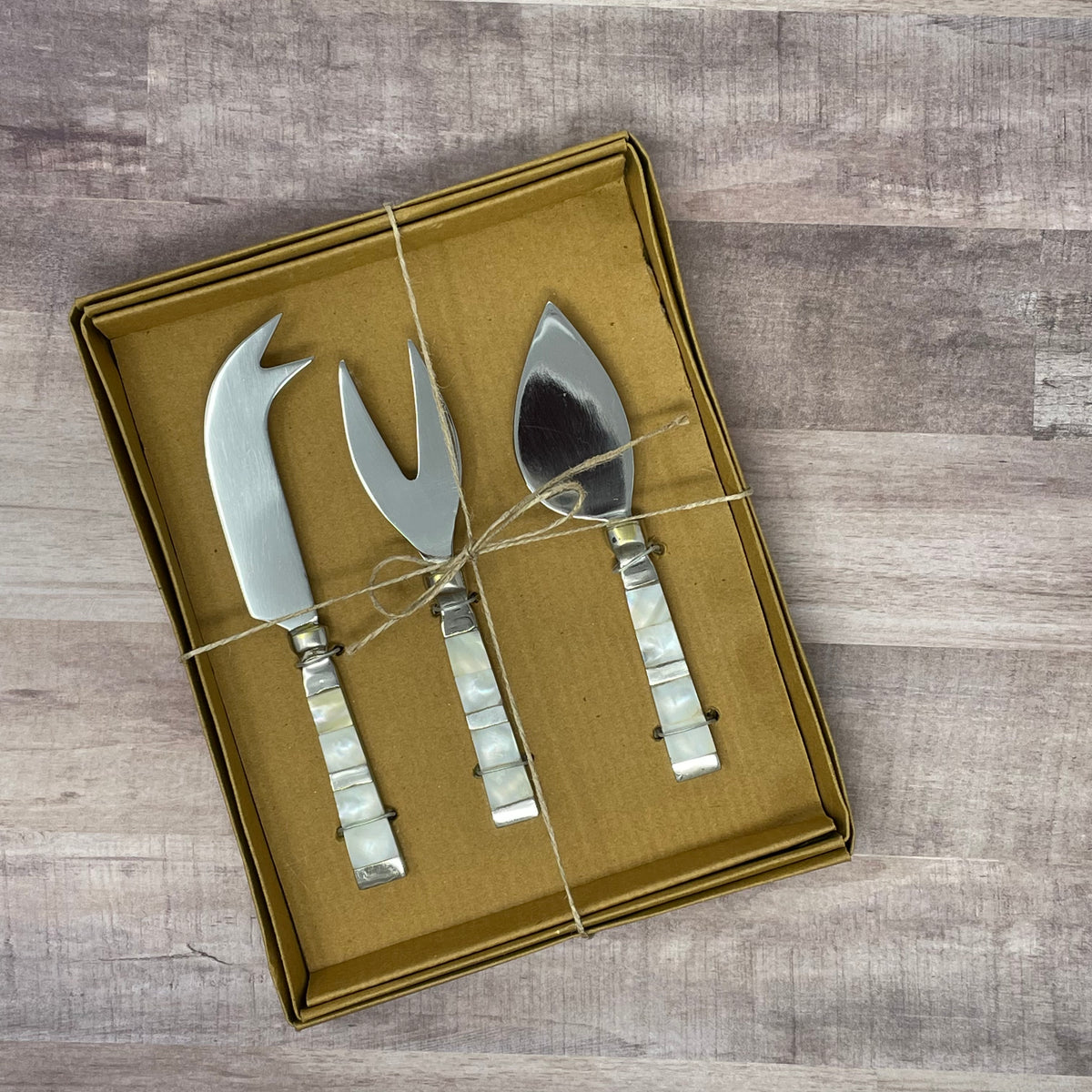 3 pc Mother of Pearl Cheese Utensil Set