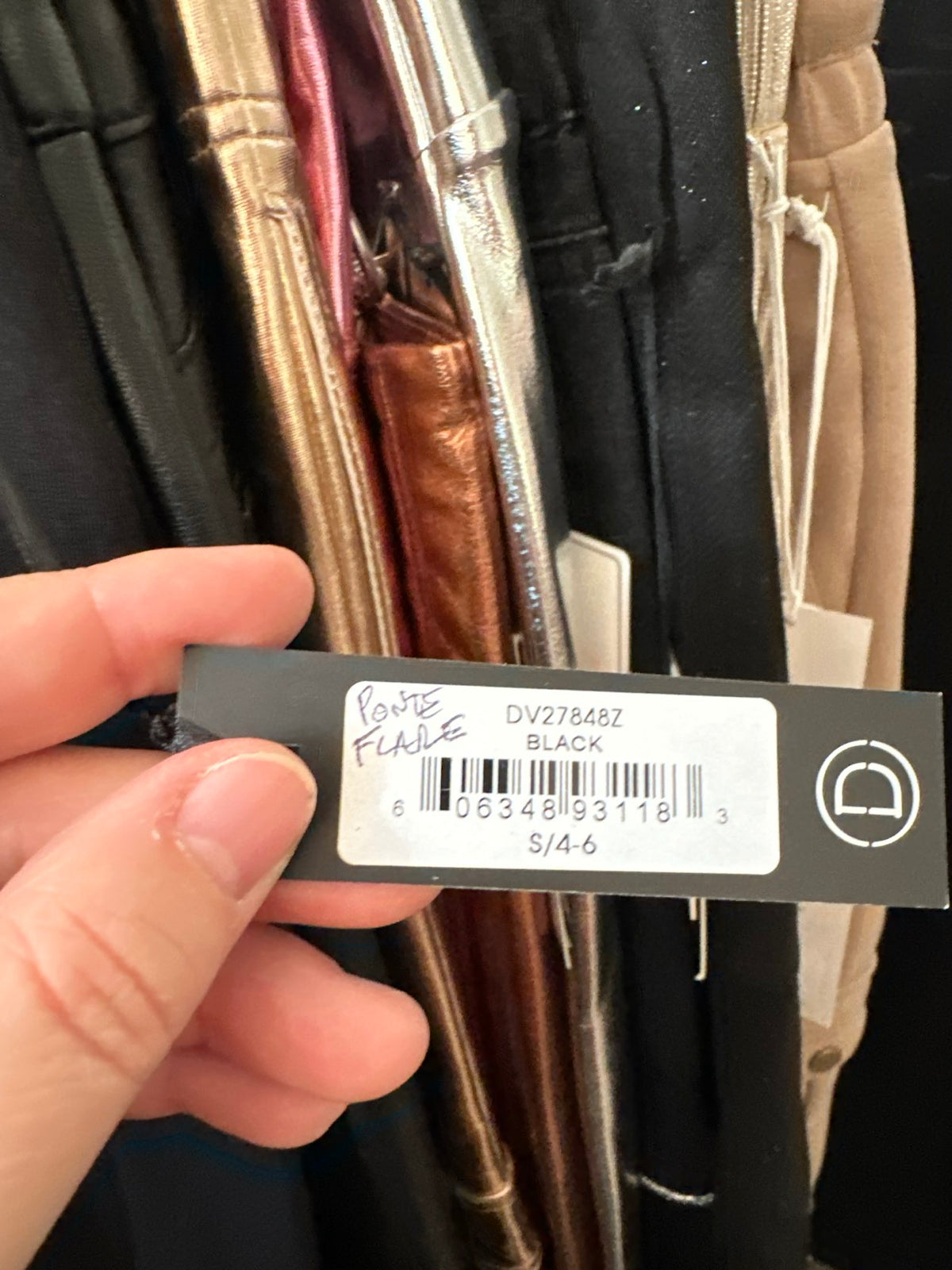 Black Ponte Pant w/ Pin Tuck