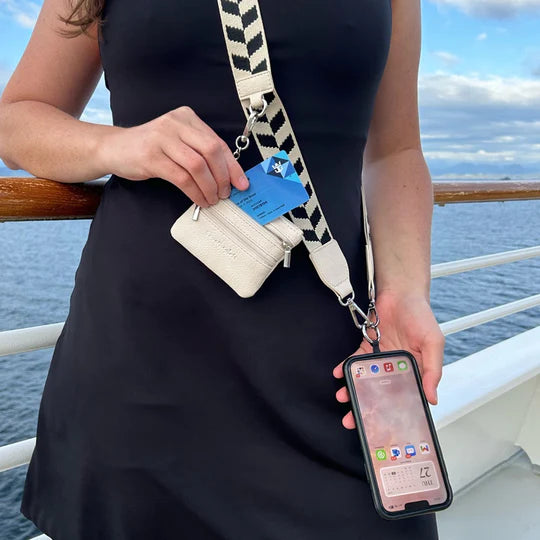 Clip & Go Phone Chain – SaveTheGirls