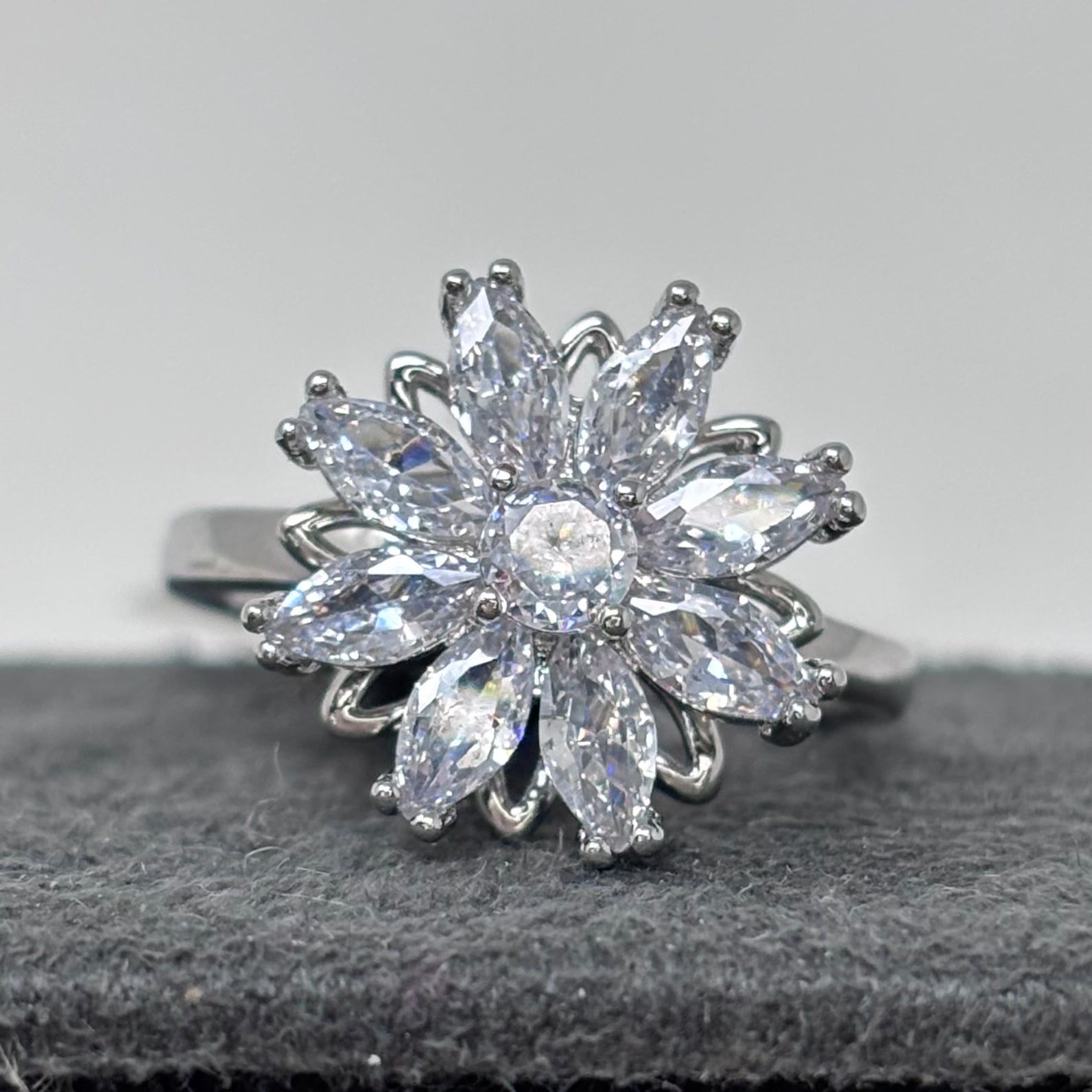 CZ Spinner Ring — Ole Accessories