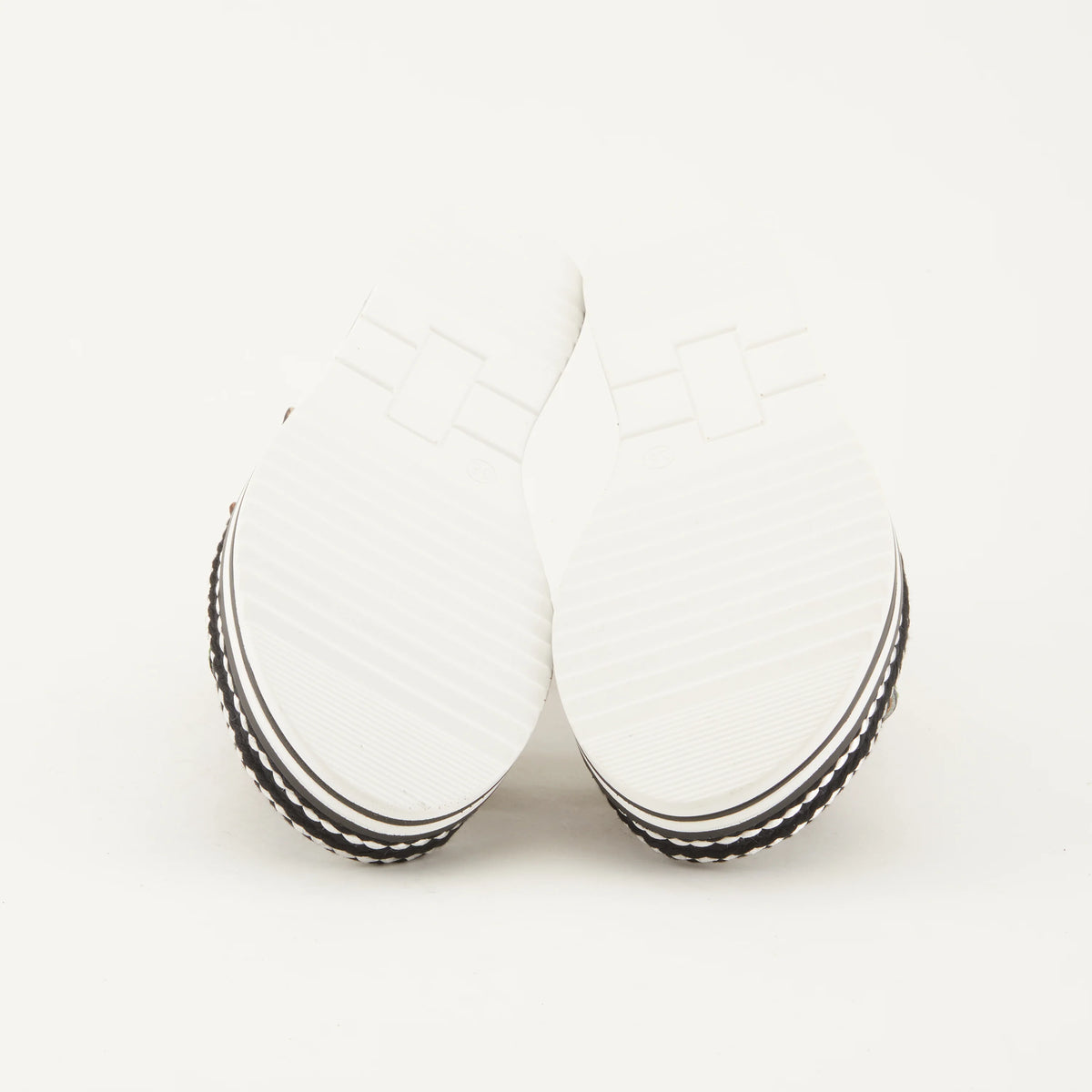 L&#39;Artiste LAGA Slingback Sandals