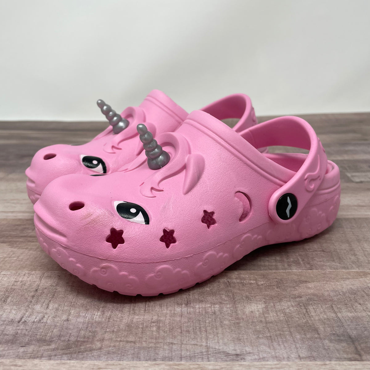 Children&#39;s Summer Slip On Clog Shoes