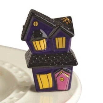 Spooky Spaces Haunted House Nora Mini