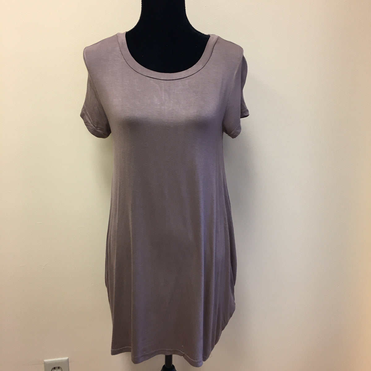 Short Sleeve Scoop Neck Dress
