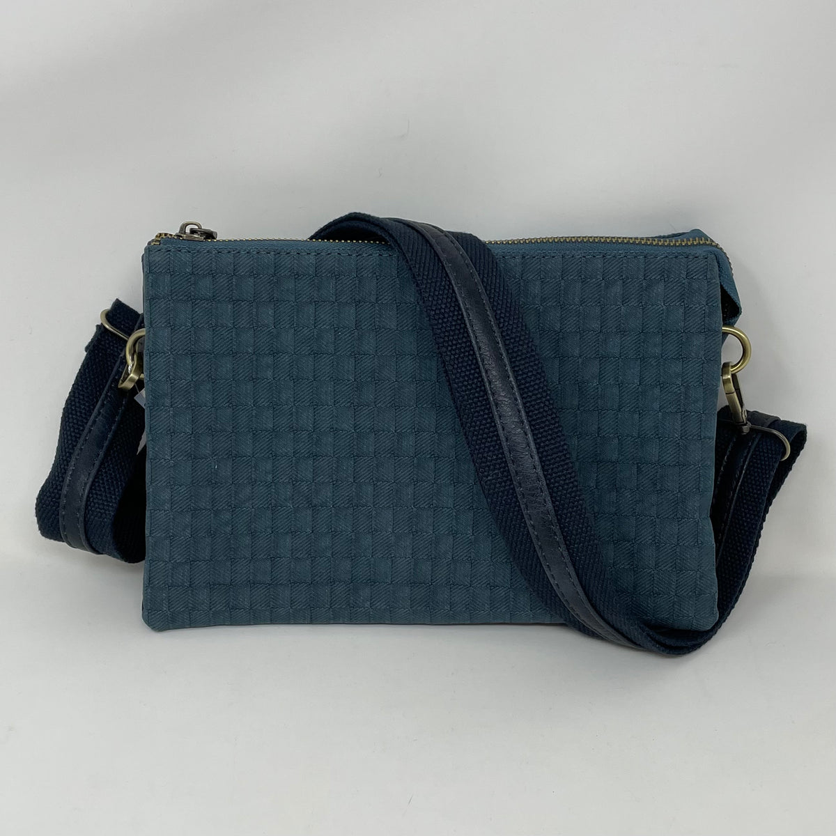 Izzy Crossbody