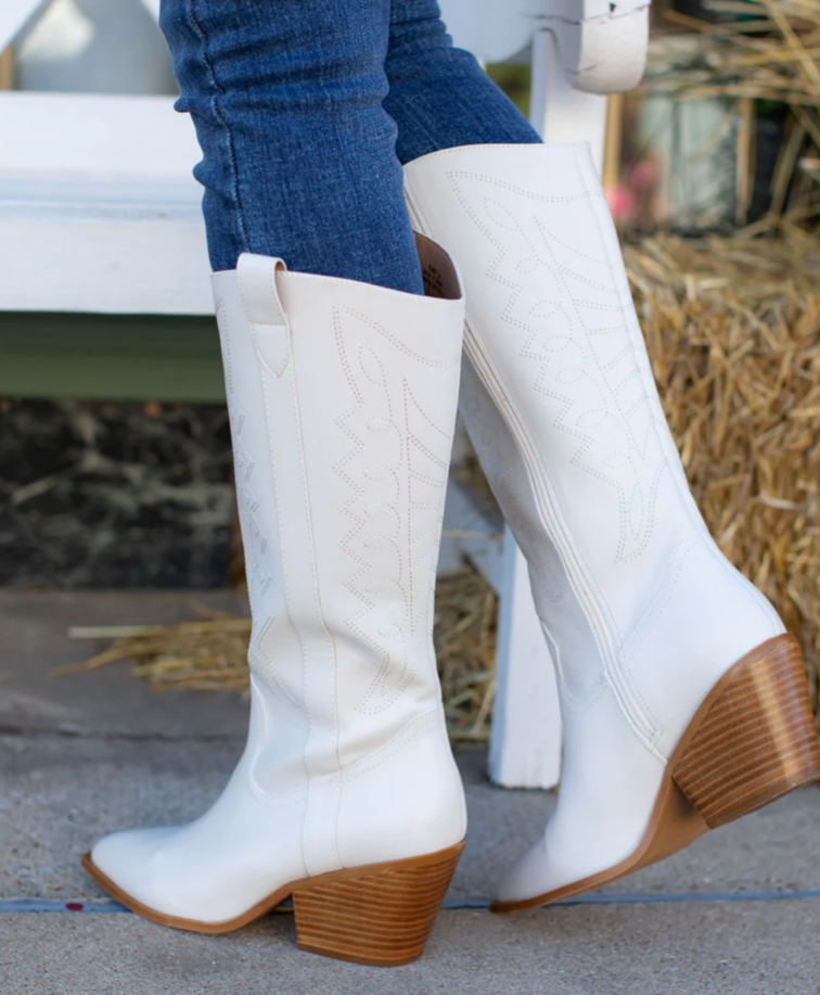 Ivory Winter Cow Girl Boots w/ Side Zipper