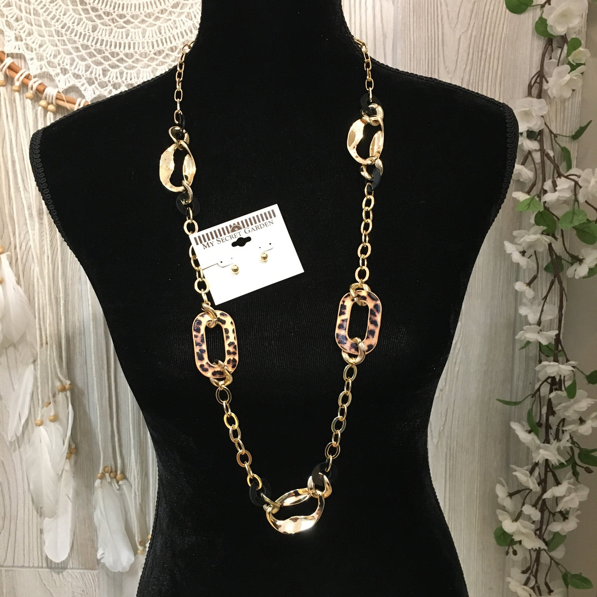 Gold w/ Leopard Accents Necklace Set